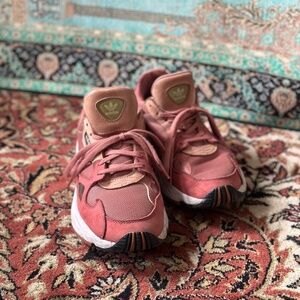 Adidas Falcon Sneakers 7.5